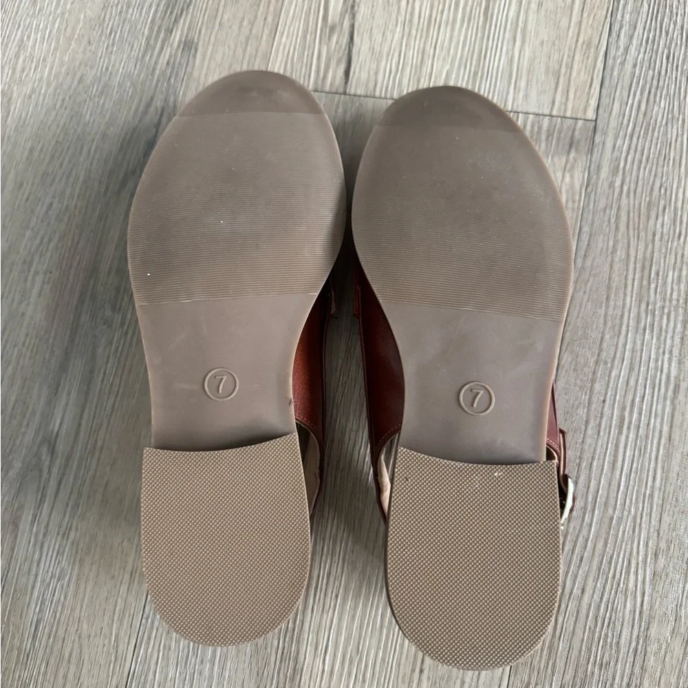 Universal Thread Brown Leather Women's Loafers - Picture 2 of 4